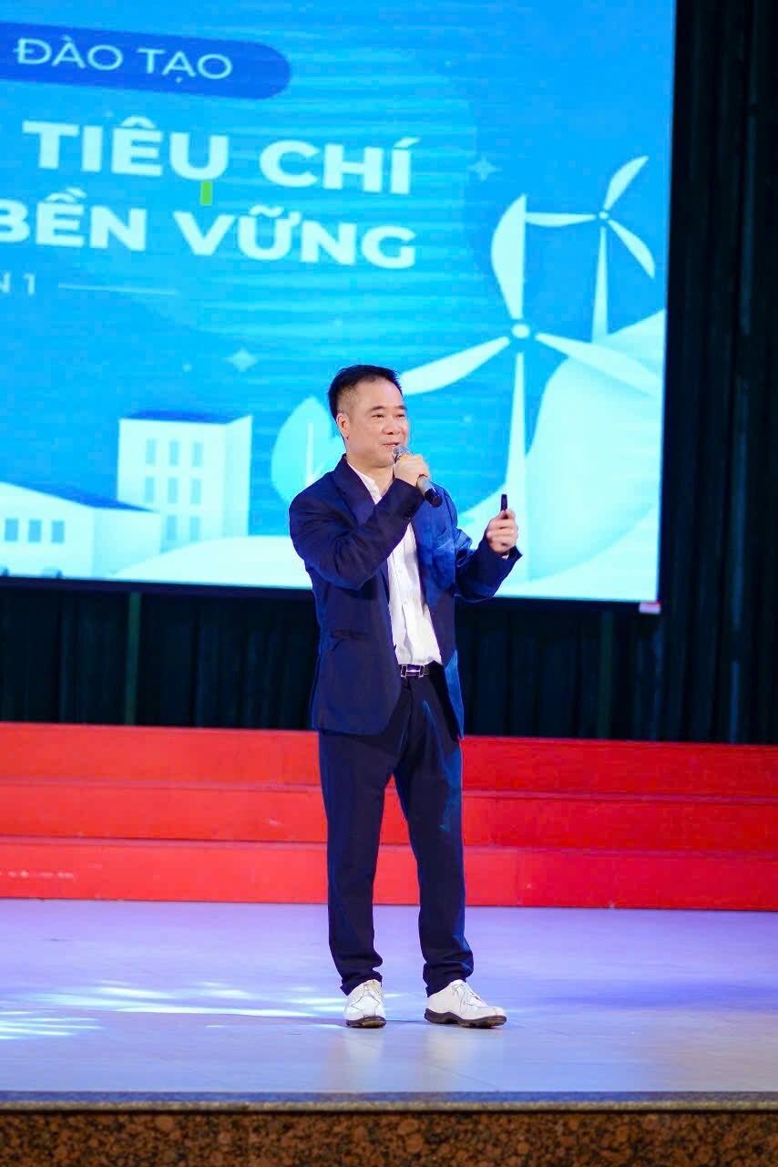 Azitech và GreenGo đào tạo chuyển đổi xanh cho trường Cao đẳng công nghệ cao Hà Nội