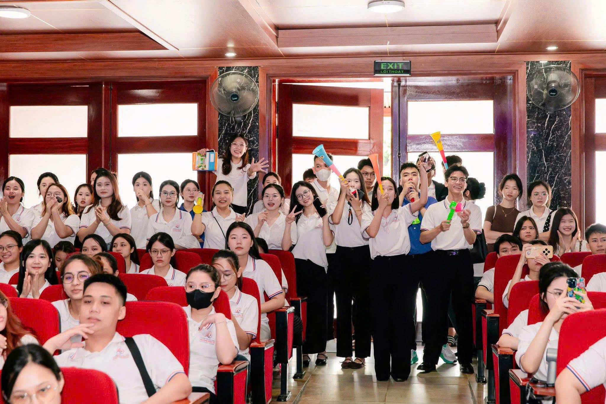 ký kết 16