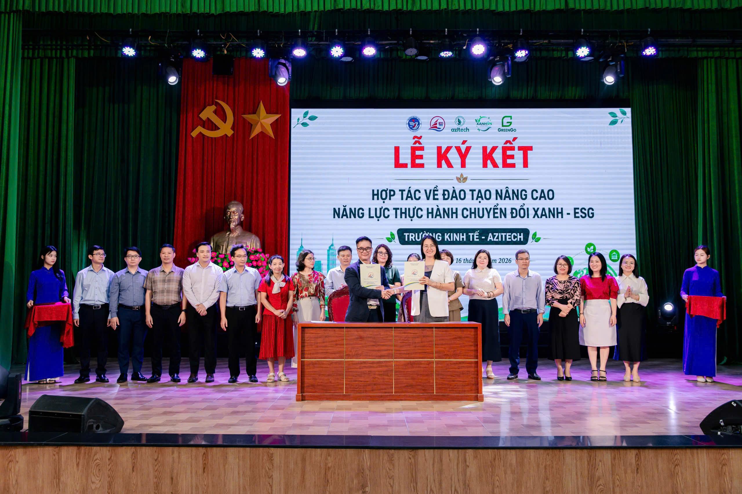 TRƯỜNG KINH TẾ - ĐẠI HỌC VINH VÀ CÔNG TỶ TNHH CÔNG NGHỆ AZITECH CHÍNH THỨC KÝ THOẢ THUẬN HỢP TÁC CHIẾN LƯỢC VỀ ĐÀO TẠO, NÂNG CAO NĂNG LỰC THỰC HÀNH ESG và CHUYỂN ĐỔI XANH.